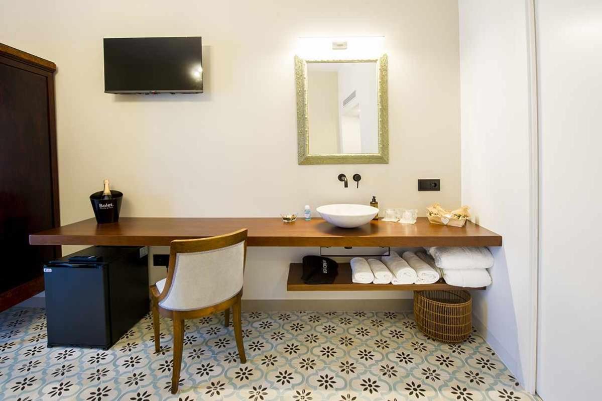 Bolet Casa Modernista Bed & Breakfast Castellvi de la Marca Room photo