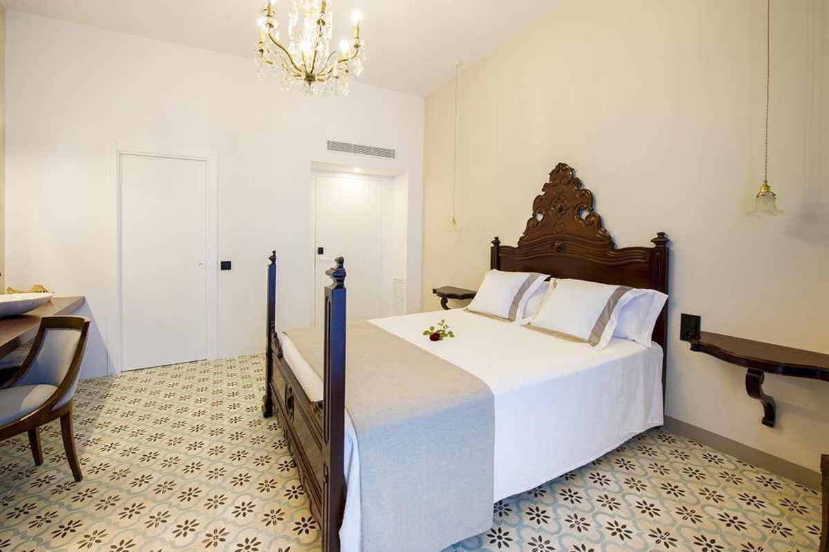 Bolet Casa Modernista Bed & Breakfast Castellvi de la Marca Room photo