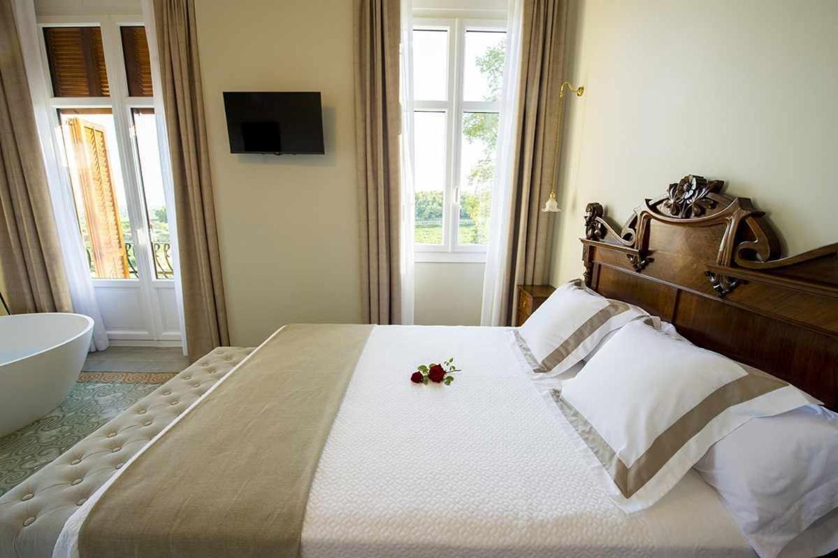 Bolet Casa Modernista Bed & Breakfast Castellvi de la Marca Room photo