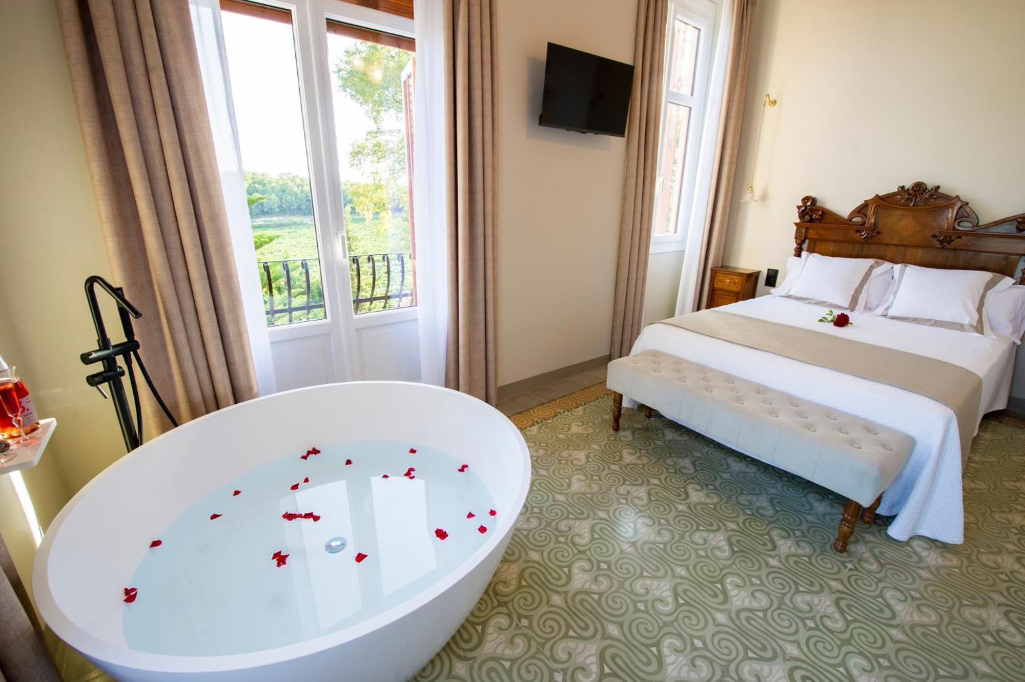 Bolet Casa Modernista Bed & Breakfast Castellvi de la Marca Exterior photo